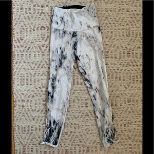 Marble strut this legging